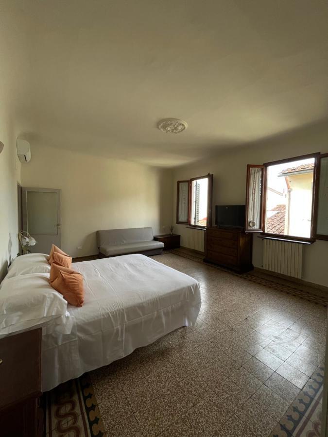 Apartment Dalla Mirella Firenze Bagian luar foto