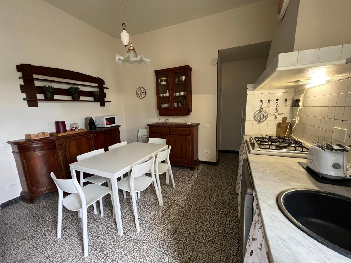 Apartment Dalla Mirella Firenze Bagian luar foto