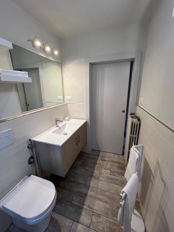 Apartment Dalla Mirella Firenze Bagian luar foto