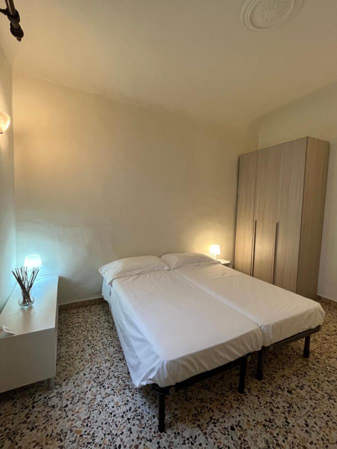 Apartment Dalla Mirella Firenze Bagian luar foto