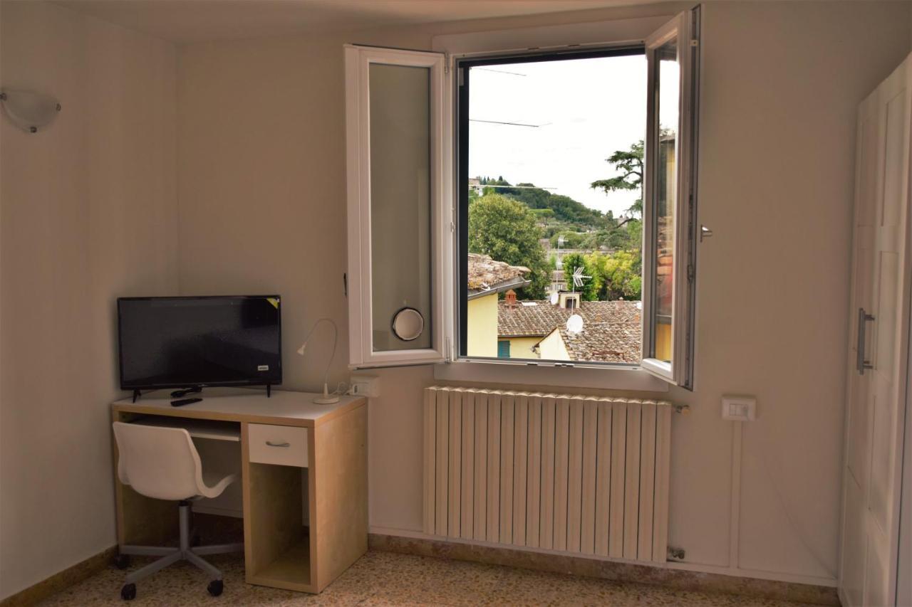 Apartment Dalla Mirella Firenze Bagian luar foto